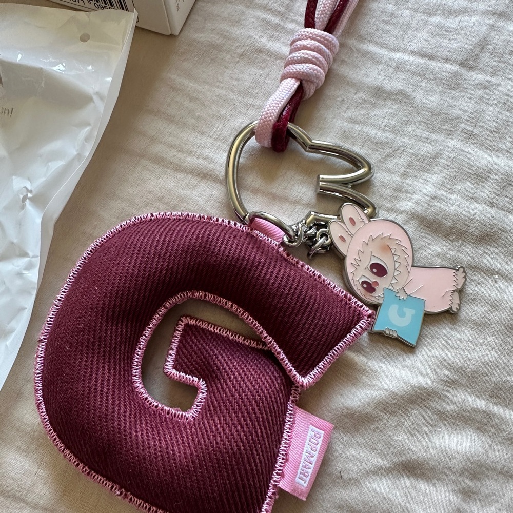 THE MONSTERS Pin for Love Series- Letter Pendant Blind Box (A-M) - Letter G